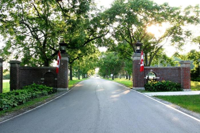 residence and conference centre king city