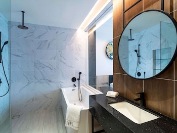 mercure kuala lumpur trion