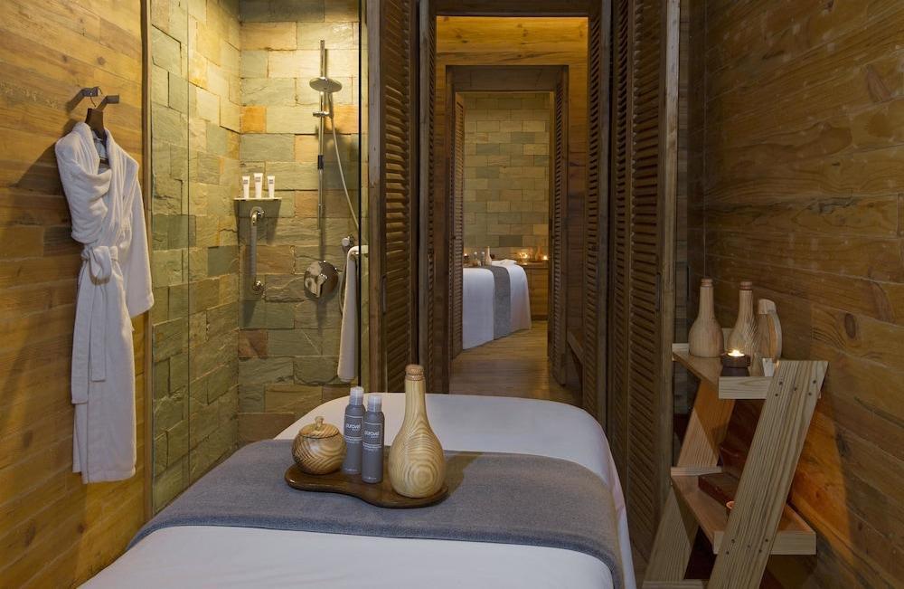 taj city centre new town kolkata