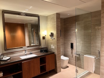 taj city centre new town kolkata