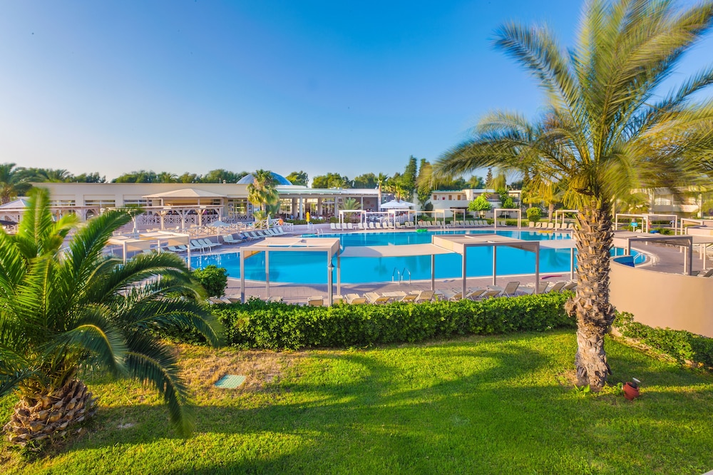 kipriotis maris suites all inclusive