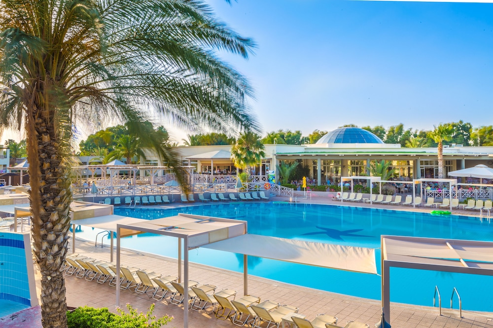 kipriotis maris suites all inclusive