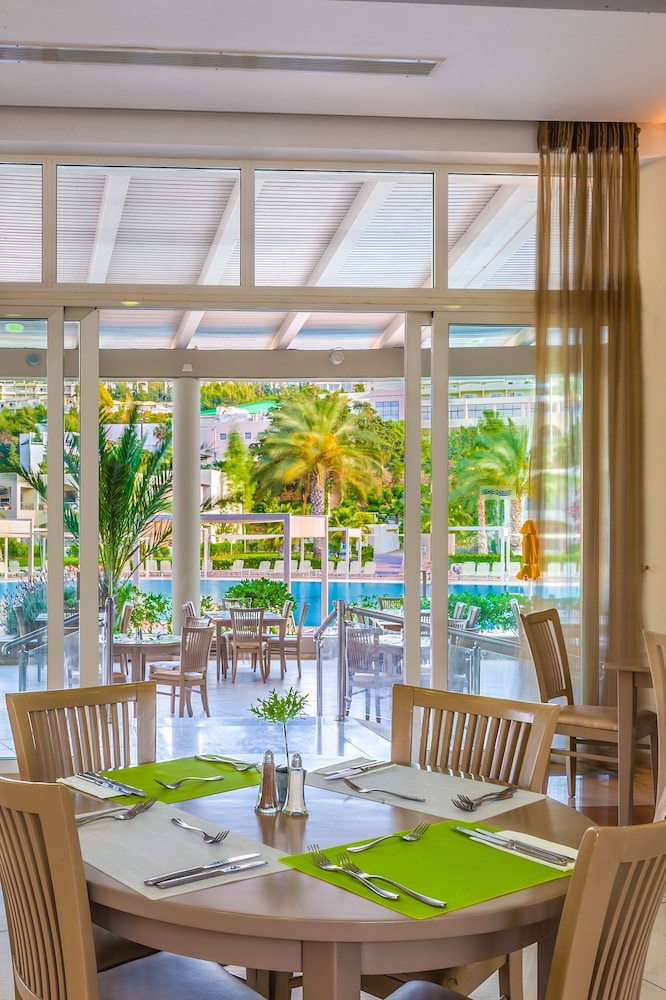 kipriotis maris suites all inclusive
