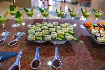 kipriotis maris suites all inclusive