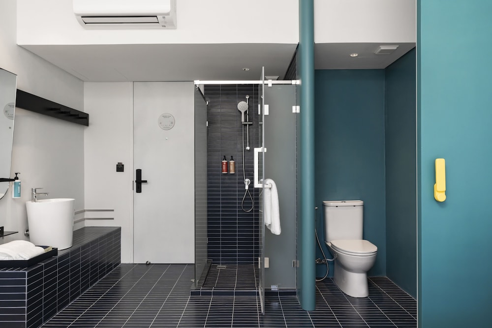 go hotel sriracha at central si racha