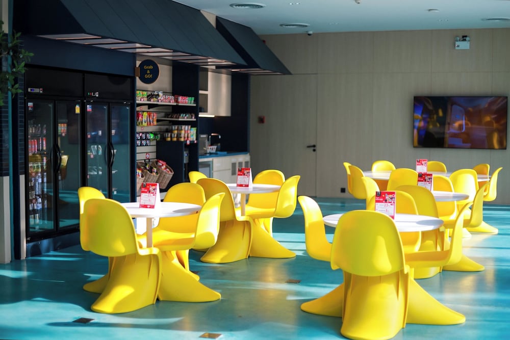 go hotel sriracha at central si racha