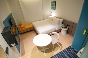 go hotel sriracha at central si racha