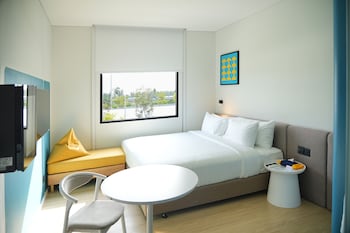 go hotel sriracha at central si racha