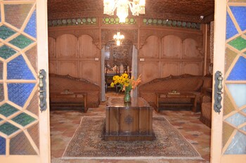 new alexandra group of houseboats