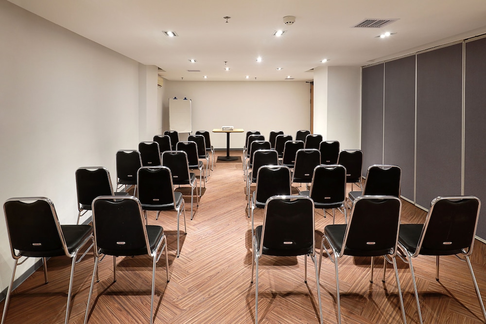 swiss belinn wahid hasyim