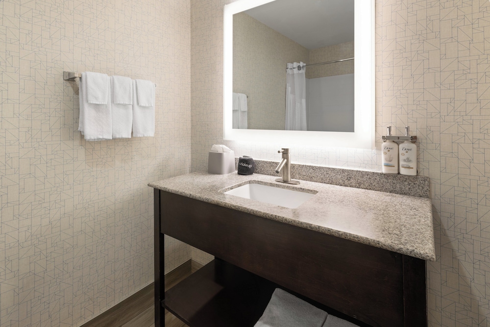 holiday inn express hotel and suites hamburg by ihg