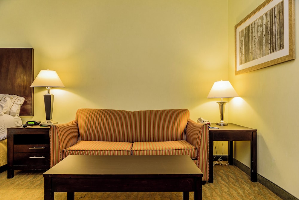 holiday inn express hotel and suites hamburg by ihg