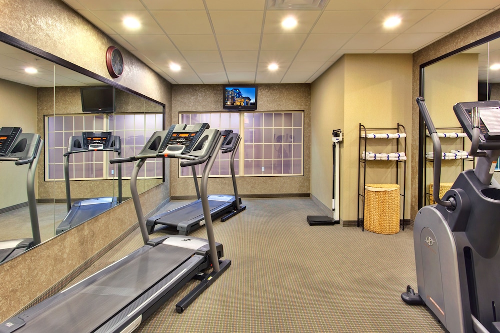 holiday inn express hotel and suites hamburg by ihg