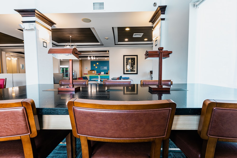 holiday inn express hotel and suites hamburg by ihg