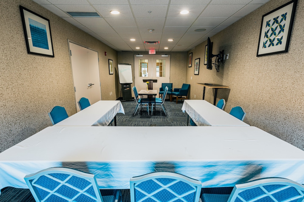 holiday inn express hotel and suites hamburg by ihg