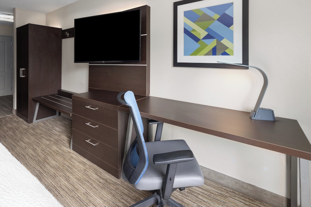 holiday inn express hotel and suites hamburg by ihg