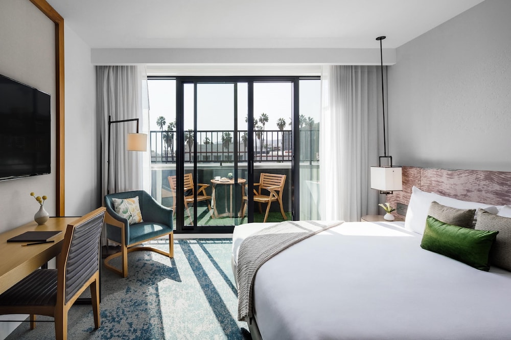 dream hollywood by hyatt