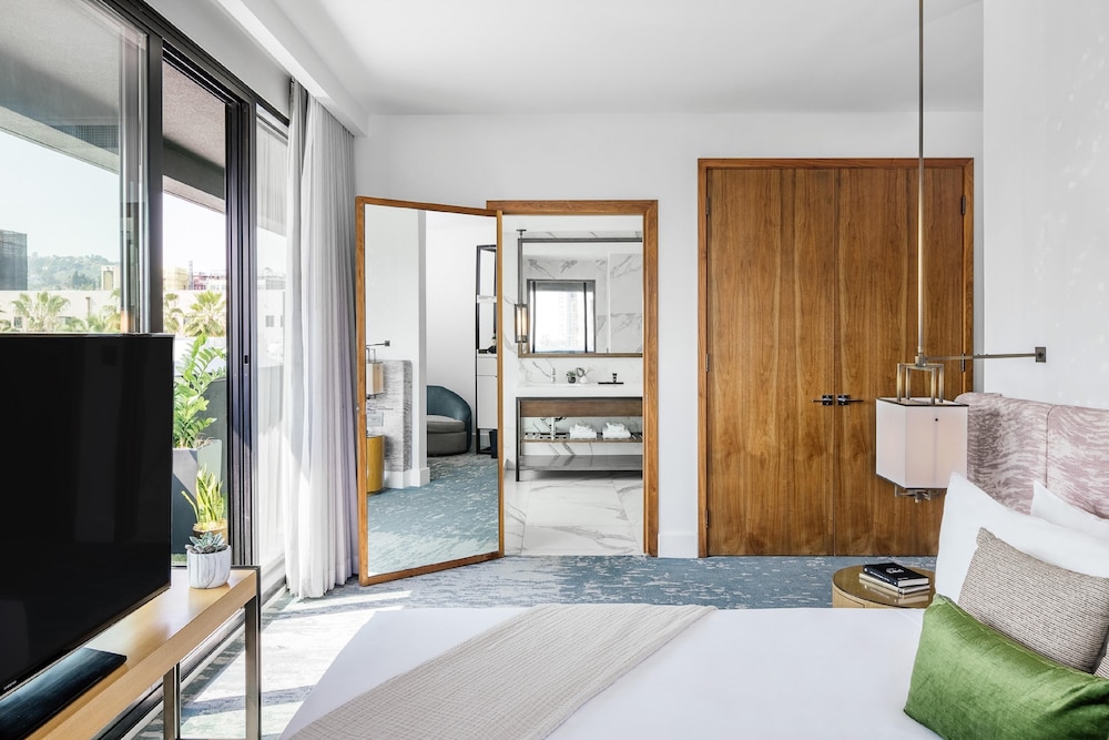 dream hollywood by hyatt