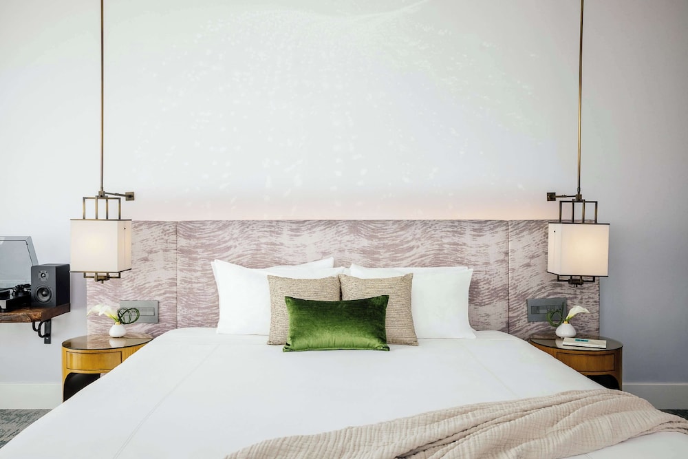 dream hollywood by hyatt