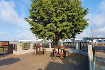 jetpark hotel hamilton airport