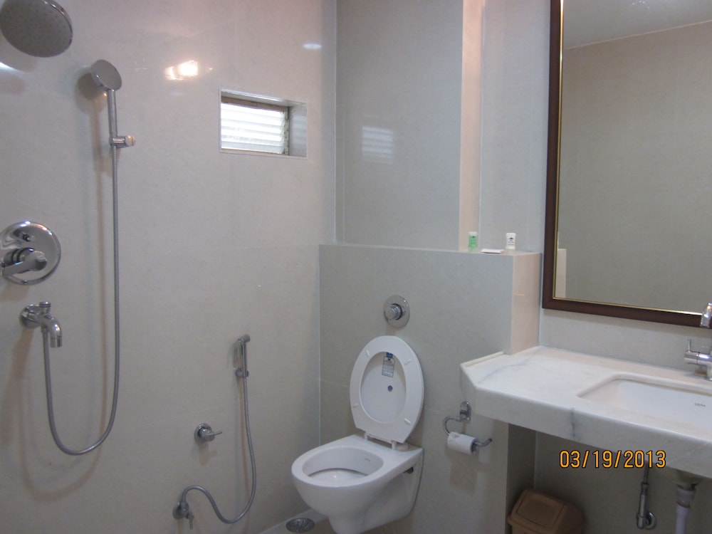 hotel raj palace by howard