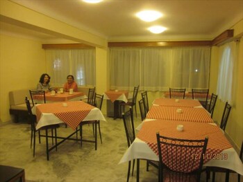 hotel raj palace by howard