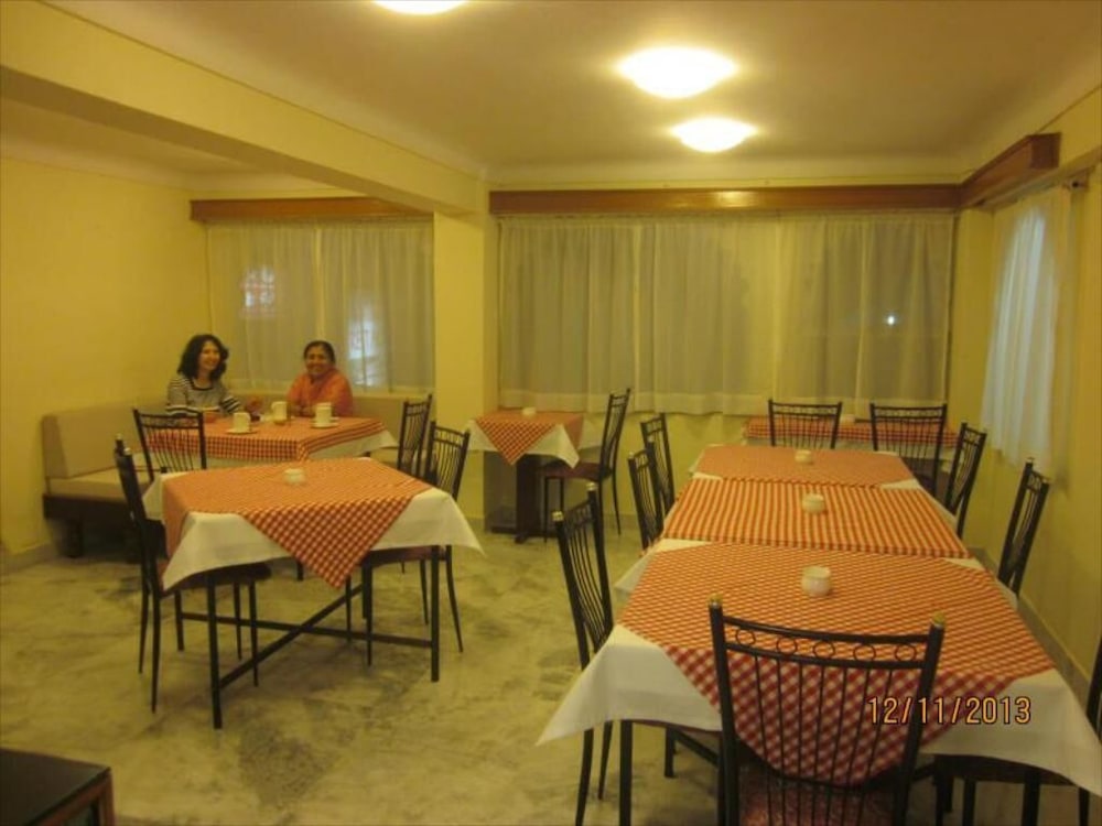 hotel raj palace by howard