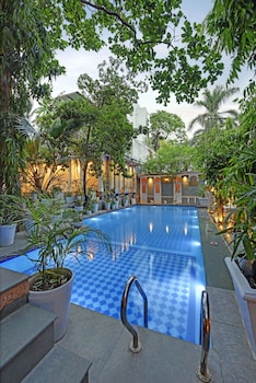 hotel raj palace by howard