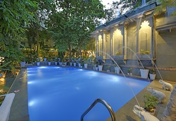 hotel raj palace by howard