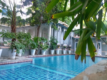 hotel raj palace by howard