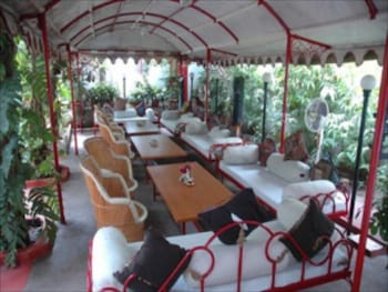 hotel raj palace by howard