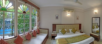 hotel raj palace by howard