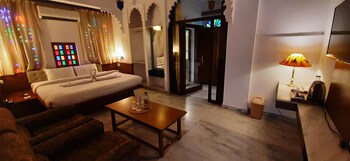 hotel raj palace by howard