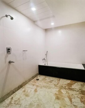 hotel la silver leaf