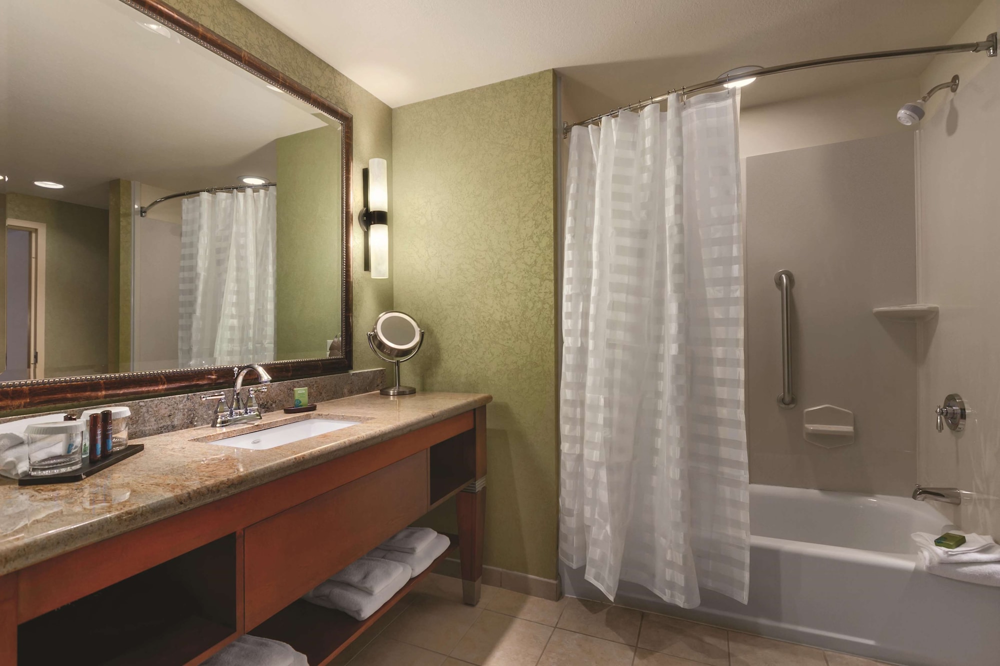 embassy suites omaha la vista hotel and conference center