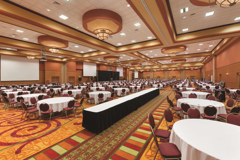 embassy suites omaha la vista hotel and conference center