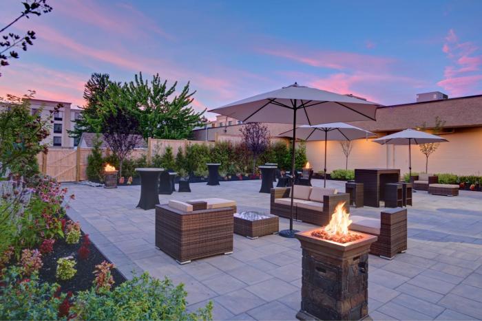 holiday inn east windsor by ihg