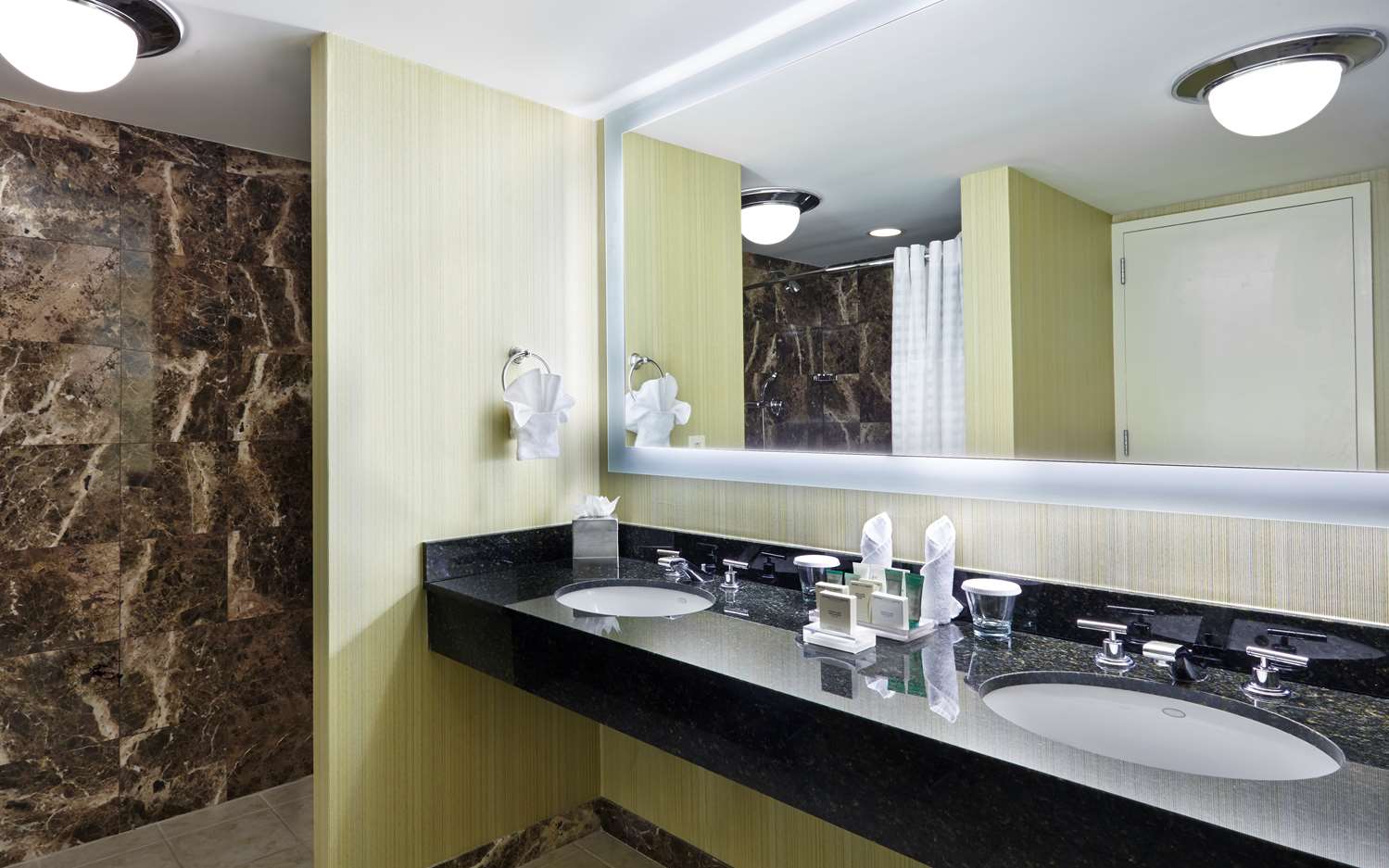 hilton newark airport