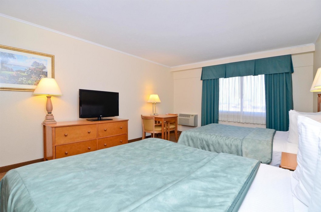 magnuson grand pioneer inn and suites