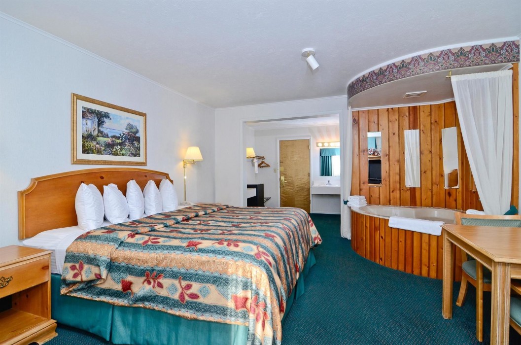magnuson grand pioneer inn and suites
