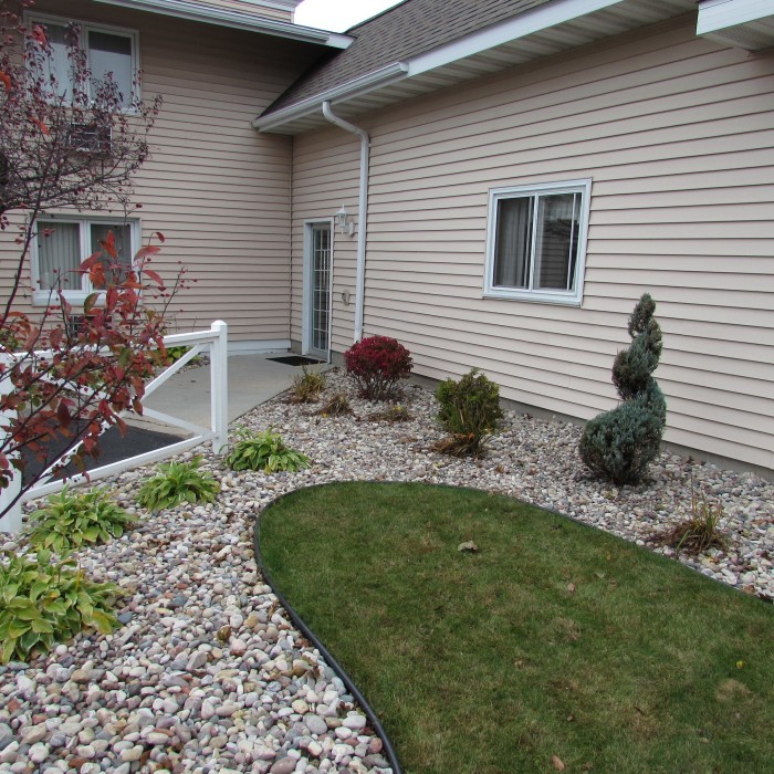 magnuson grand pioneer inn and suites