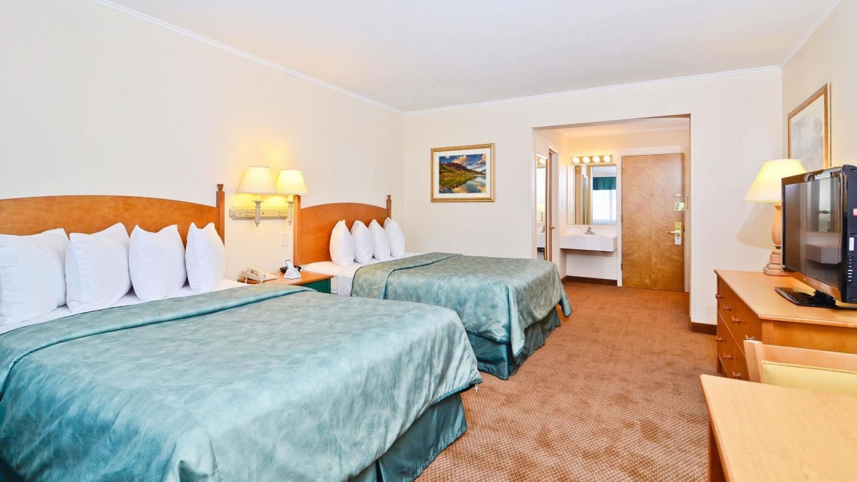 magnuson grand pioneer inn and suites