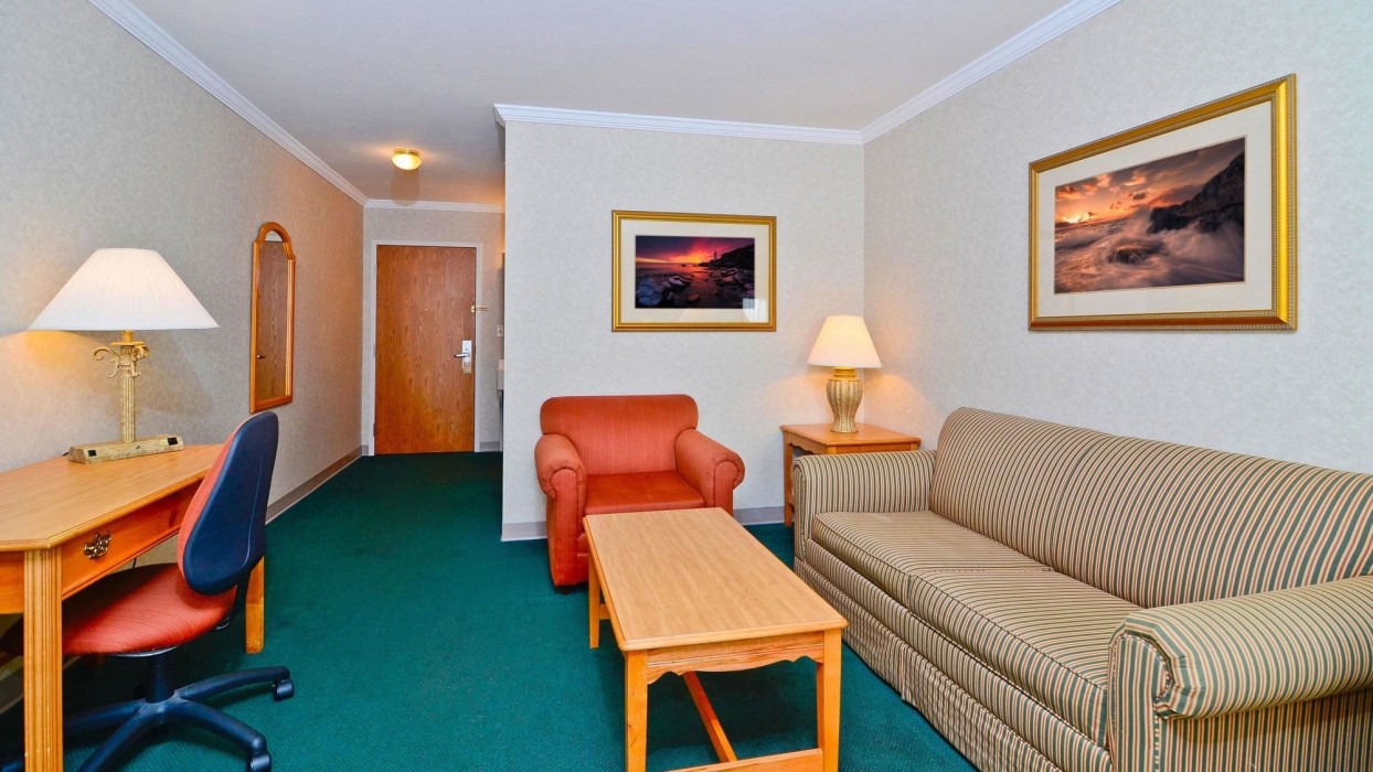 magnuson grand pioneer inn and suites