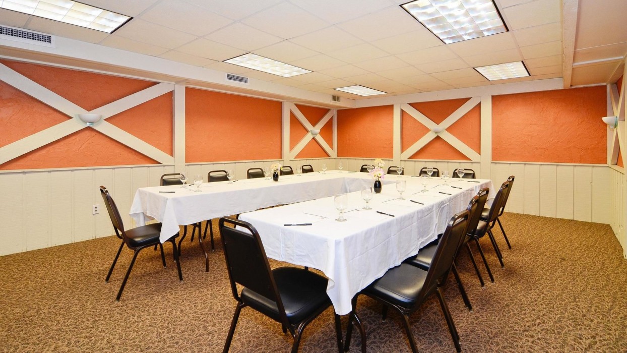 magnuson grand pioneer inn and suites