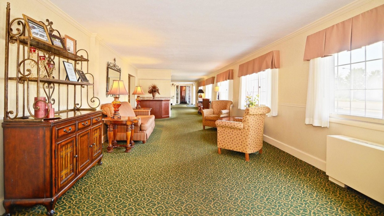 magnuson grand pioneer inn and suites