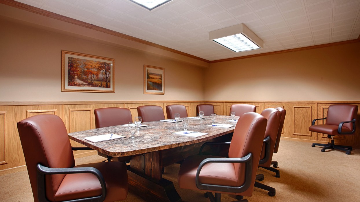 magnuson grand pioneer inn and suites