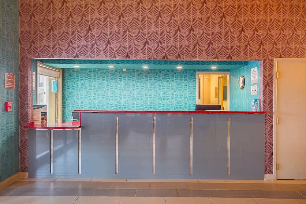 clarion inn and suites