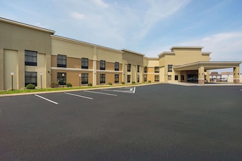 clarion inn and suites