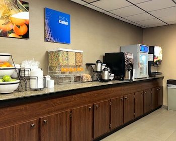 Comfort Inn Falls Church - Tysons Corner,Baileys Crossroads>>Arlington,3 star