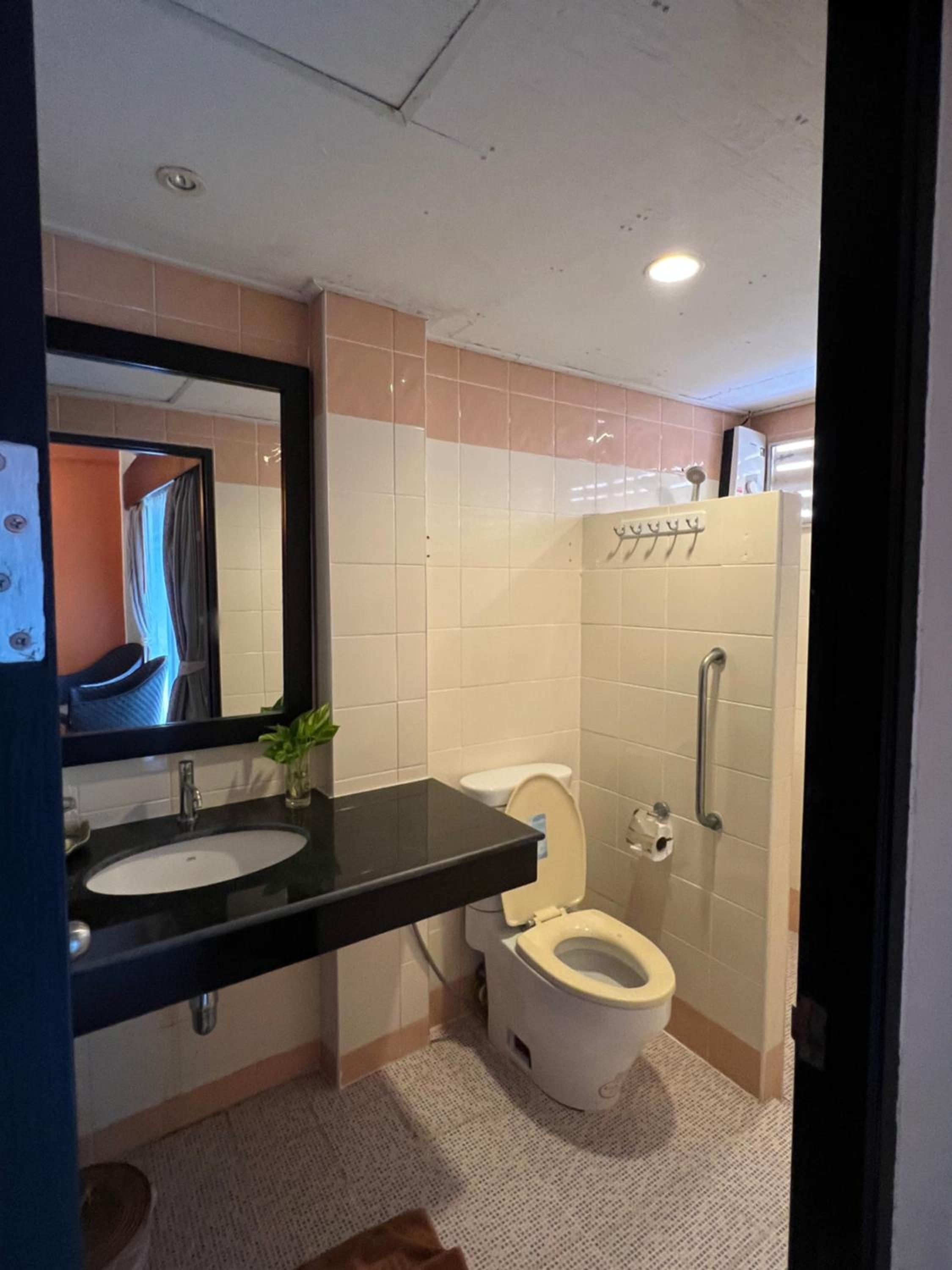 lanta pura beach resort